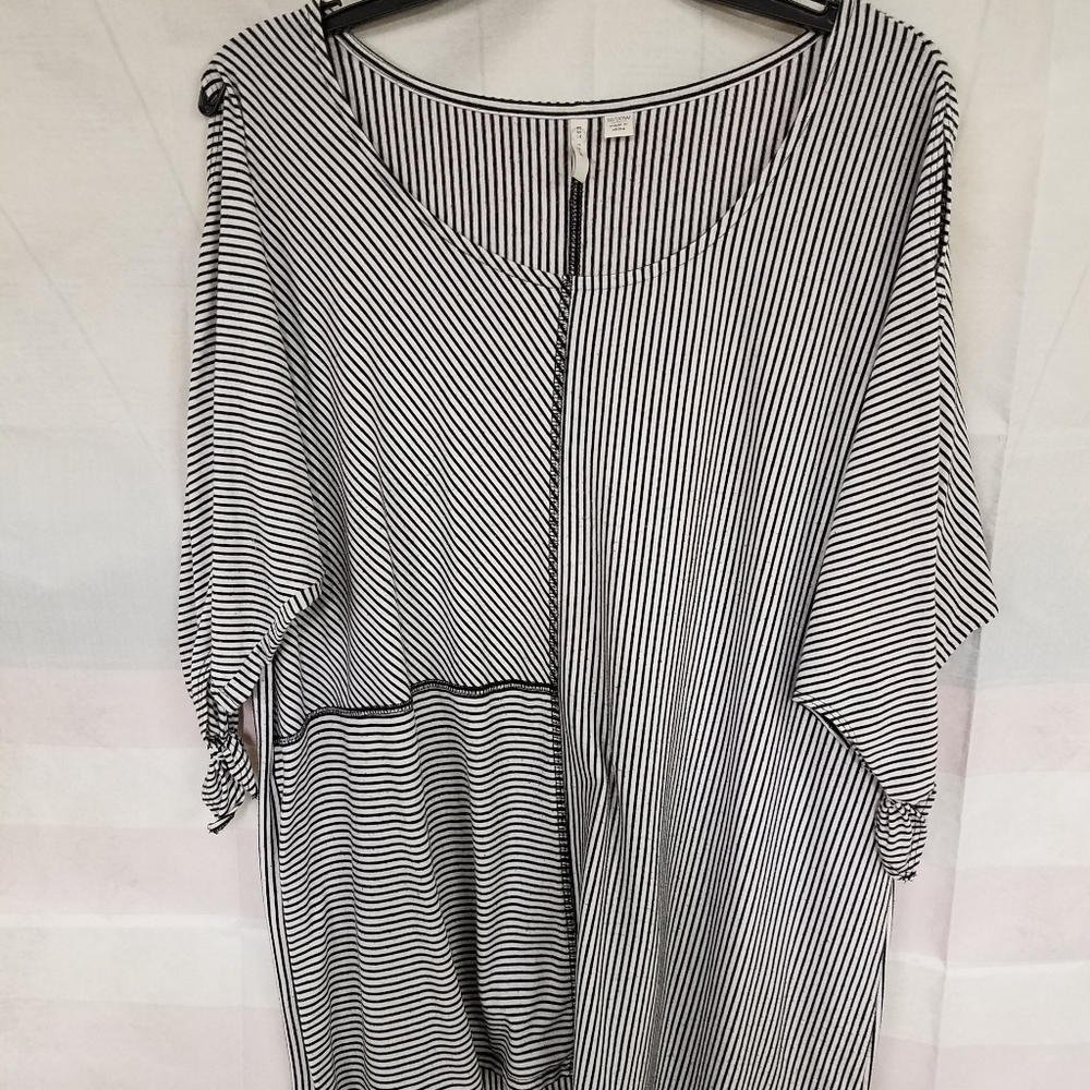C est 1946 Black White Striped Tie Sleeve